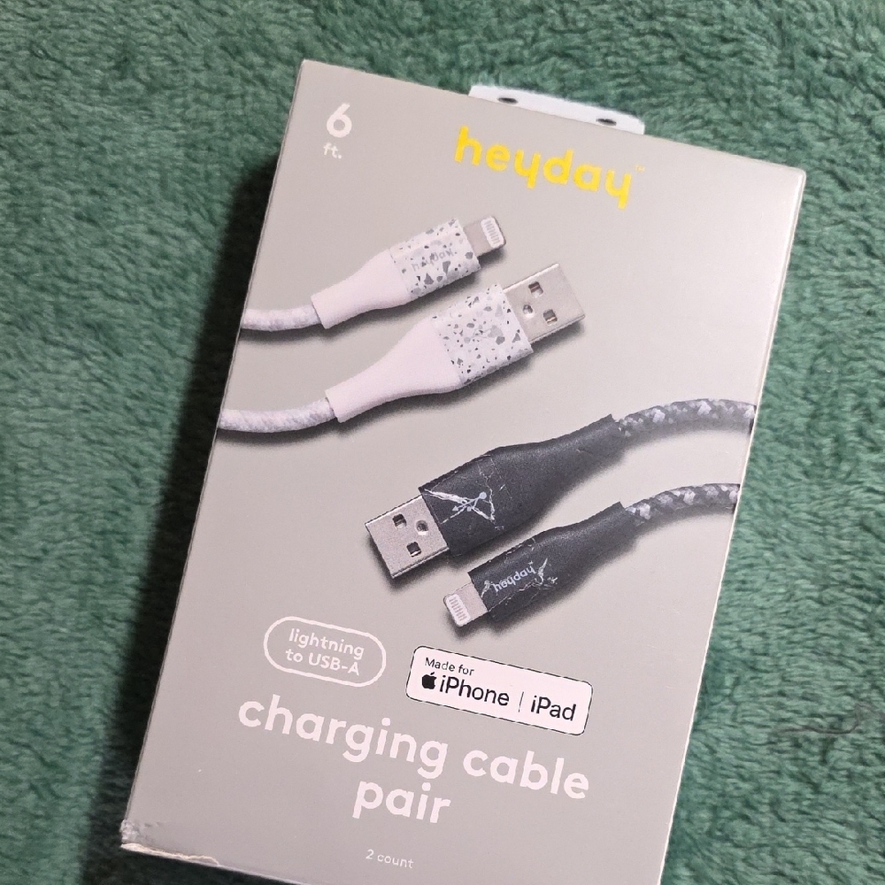 iPhone‎ 2pack Heyday Dual Lightning to USB-A Cable Set - Black and White - Picture 4 of 4